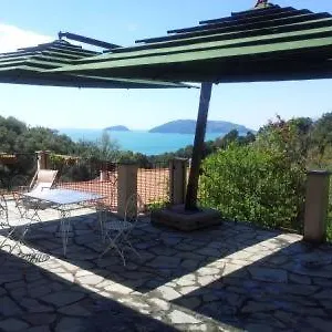 https://villa-terrazza-baia-blu.hotelitalianriviera.com